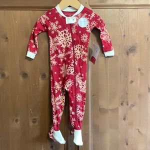 Burt’s Bees Organic family Jammies/ Pajamas Red w/ snowflakes NWT 3-6 months